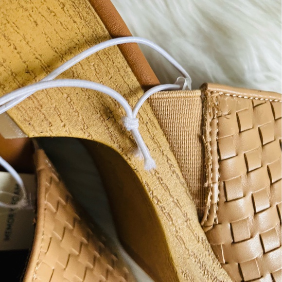 *DONATED* NWT Magnolia Wood Block Heeled Clogs Mule Slip On Woven Light Brown - Picture 14 of 15